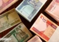 رکوردشکنی ارز اتباع افغانستان در ایران | افغانی رقیب درهم و لیر شد رکوردشکنی ارز اتباع افغانستان در ایران | افغانی رقیب درهم و لیر شد