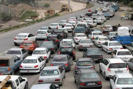 ترافیک سنگین در محورهای شمالی/ محدودیت‌های ترافیکی اعلام شد: زمان یک‌طرفه شدن جاده چالوس