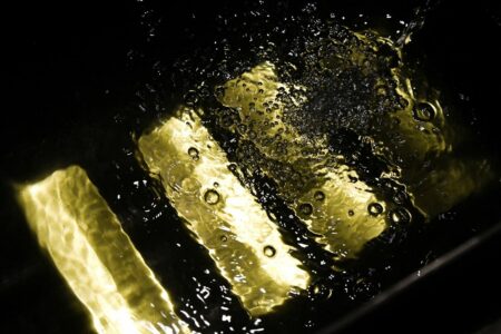 افت طلای جهانی در آستانه تصمیم فدرال رزرو درباره نرخ بهره
