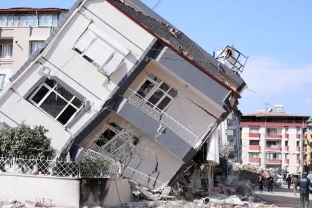 زلزله در غرب ترکیه؛ جان باختن یک نفر و فروریختن چندین ساختمان