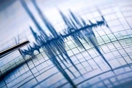 فروریختن ساختمان در بالیکسیر ترکیه در پی وقوع زلزله ۶.۱ ریشتری