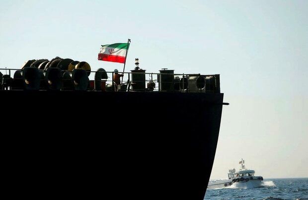 ظهور ابرنفتکش ایرانی در سواحل جنوبی هند؛ تحویل نفت در آستانه پایان معافیت تحریم آمریکا