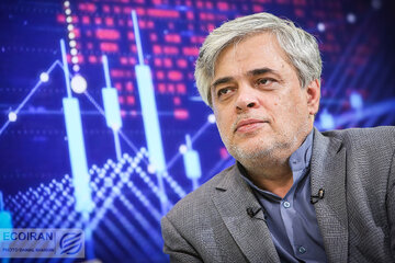مهاجری: پزشکیان باید همان ابتدای دولت، ترکیب شوراهای مخالف اینترنت آزاد را تغییر می داد/ وضع فعلی اینترنت،به سرمایه اجتماعی نظام و رئیس جمهور ضربه زده