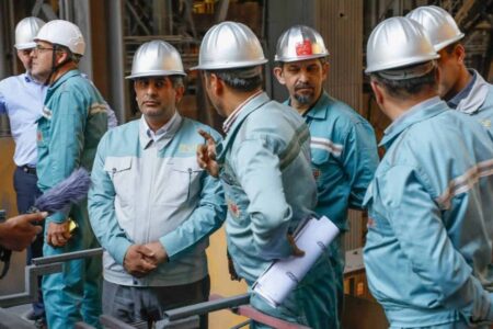 تأکید مدیرعامل فولاد مبارکه بر اهمیت بازسازی و بهبود فرآیندهای تولید در شرایط سخت