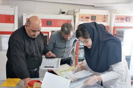 بازدید مدیر کمیته بحران سازمان انتقال خون از بانک خون تهران بازدید مدیر کمیته بحران سازمان انتقال خون از بانک خون تهران