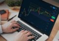 این تریدر معروف ۱۵۱ میلیون دلار روی صعود ۳ ارز دیجیتال بزرگ شرط‌بندی کرد